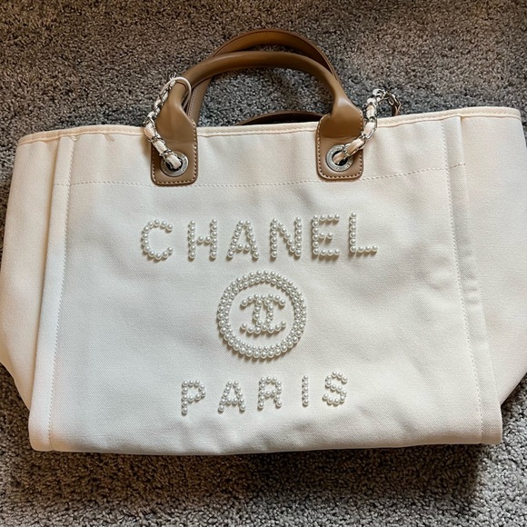 CHANEL White and Brown Deauville Tote Bag - Picture 1 of 10